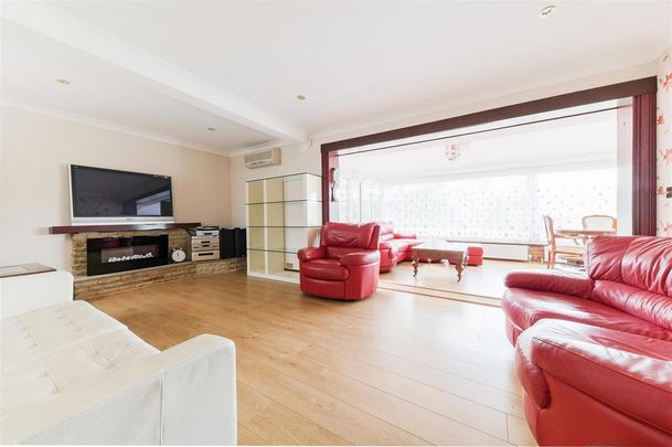 4 bedroom detached house to rent - Photo 1