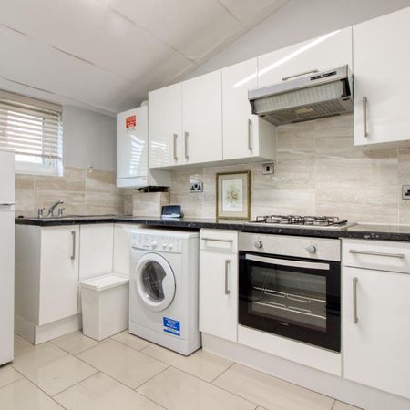 Abingdon Close - Photo 3