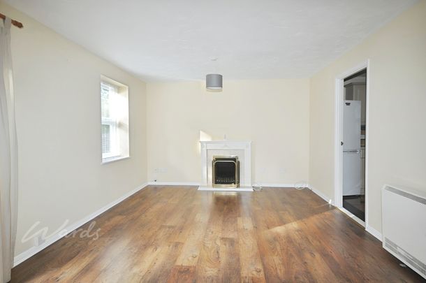 2 bedroom ground flat to rent - Photo 1