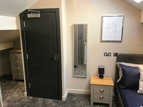 1 bedroom in a house share to rent - Photo 1