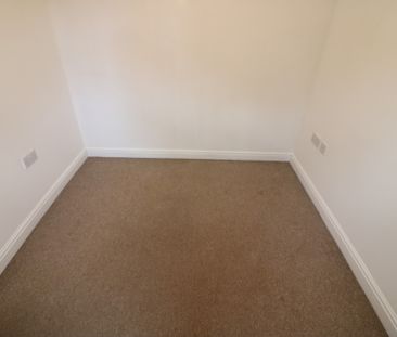 Sandringham Road, Brough - Photo 6