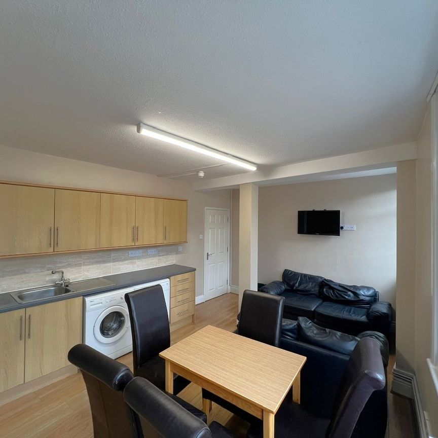5 Bed Flat, St. Nicholas Street, BS1 - Photo 1