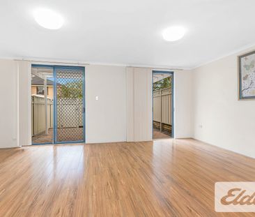 3-Bedroom Townhouse With Spacious Double Lock Up Garage! - Photo 4