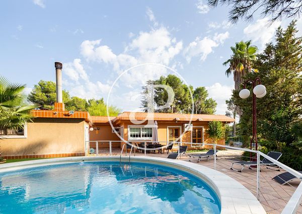 House for rent with swimming pool in Náquera