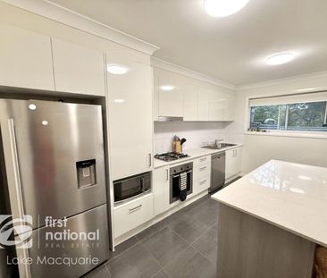 3 Air Conditioners, Outdoor Entertaining & No Lawn Maintenance! - Photo 6