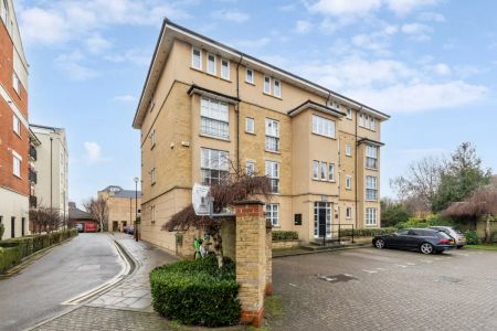 2 bedroom flat in Chiswick - Photo 5