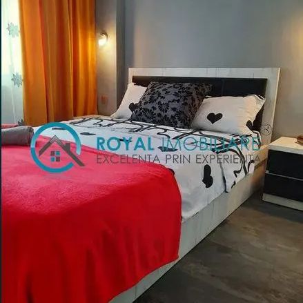 Royal Imobiliare- Inchiriere apartament 2 camere zona Malu Rosu - Fotografie 1