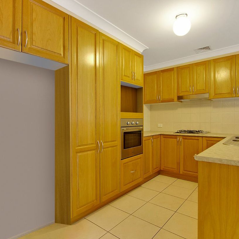 21 Kirkton Place, Beaumont Hills, NSW 2155 - Photo 1