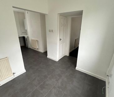 16 Matheson Drive, Wigan - Photo 4