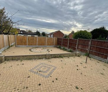 6 bedroom semi-detached house to rent - Photo 3