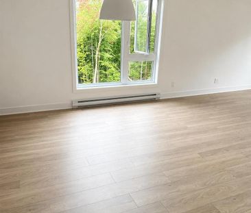 Immeuble - 1132 Lamarche Spacieux 5 1/2 à Louer - Photo 2