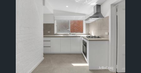 Renovated Two Bedroom Home in Brunswick - Photo 2