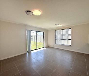 Brand New single Storey 4-Bedroom Family Home with Double Garage - Photo 1