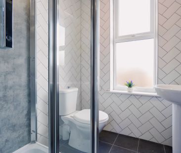 6 Bed 2 Bath - Photo 5