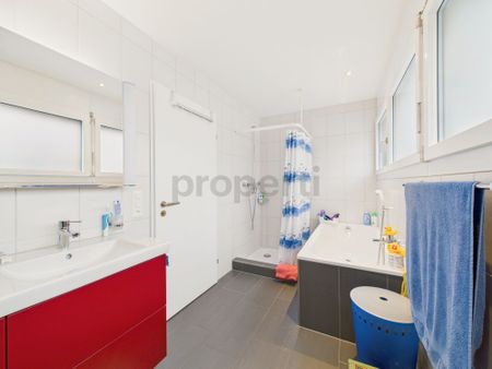 Modern 4.5-room apartment with Minergie standard in Steinen - Photo 3