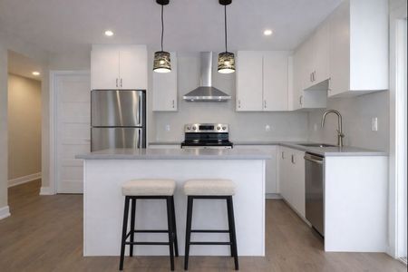 For Lease - 9 B Gwynne Avenue, Dows Lake - Civic Hospital and Area, Ontario - Photo 4