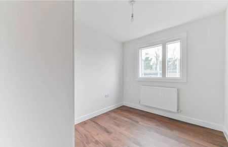 4 Bed Flat, Norbury Avenue, SW16 - Photo 3