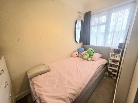 3 bedroom semi-detached house to rent - Photo 3