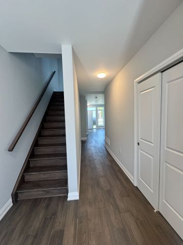 For Lease - 260 Eagle Street Unit# 12, Newmarket, Ontario - Photo 2