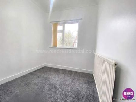 2 bedroom property to rent in Westcliff On Sea - Photo 3