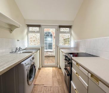 2 bedroom terraced house to rent - Photo 5