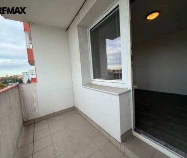 Pronájem světlého a zmodernizovaného bytu 1+1 s balkonem, komorou a sklepem – Velkomoravská, Hodonín - Fotografie 3