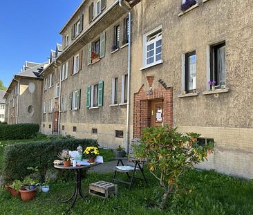 Schön gelegene 2-Raum-Altbauwohnung mit Gartennutzung - Photo 4