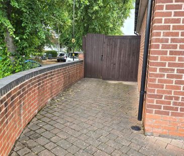 1 bedroom semi-detached house to rent - Photo 3