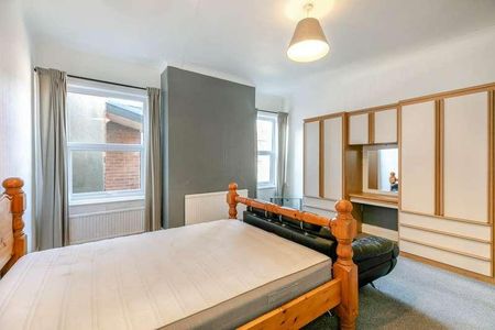Sycamore House, High Street, Morley, LS27 - Photo 5
