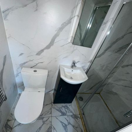 Studio Flat, Avington Grove, SE20 - Photo 3