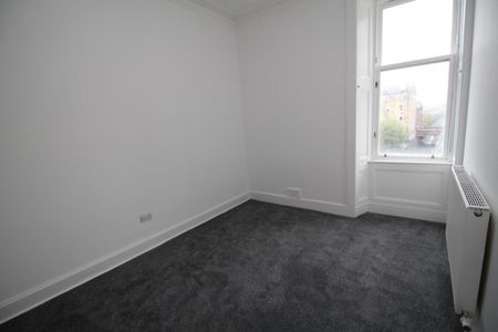3 bedroom flat to rent - Photo 3