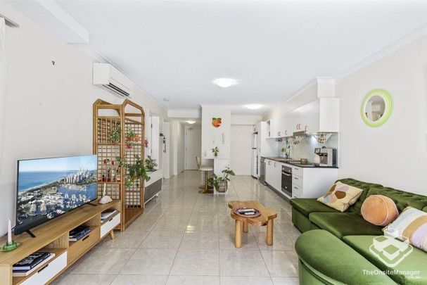 1 bed/1 bath/1 car Apartment in Great Location - Photo 1