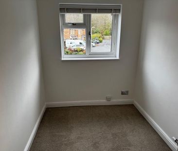 2 bedroom end of terrace house to rent - Photo 1