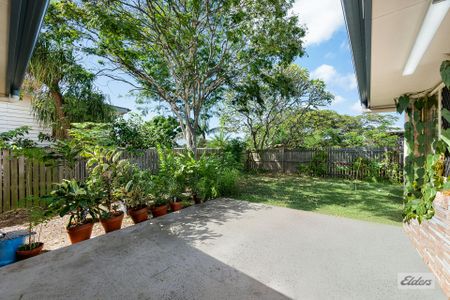 SPACIOUS 3 BEDROOM HOME! - Photo 5