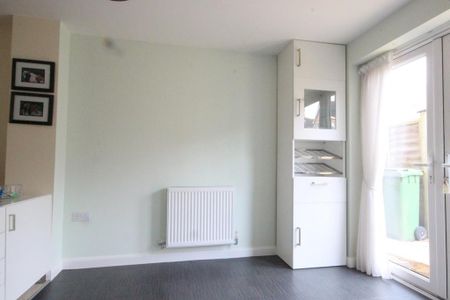 2 bedroom semi-detached house to rent - Photo 3