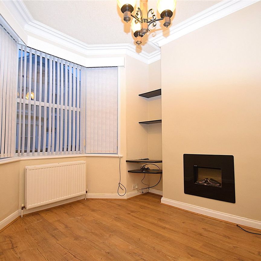 2 bed terraced house to rent in Trafalgar Terrace, Scarborough, YO12 - Photo 1
