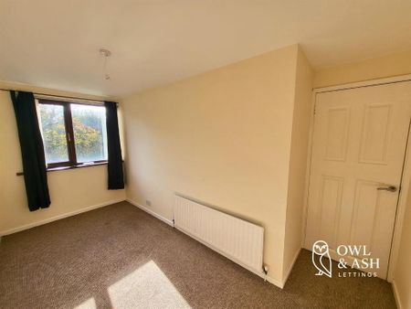 18 Low Road, Lisburn, BT27 4TJ - Photo 3