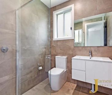 “Near New 2 Bedroom Private and Modern Granny flat!!” - Photo 1