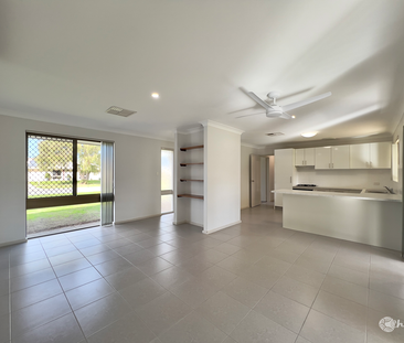 MODERN 3X1 HOME WITH LARGE WORKSHOP & SIDE ACCESS FOR BOAT OR CARAV... - Photo 5