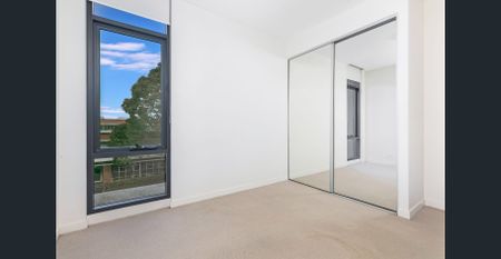 Modern two bedroom apartment with parking - Photo 3