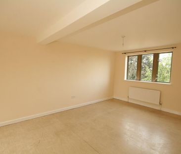 3 bedroom apartment to rent - Photo 2
