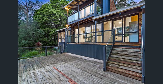 Unique hills home - Photo 1