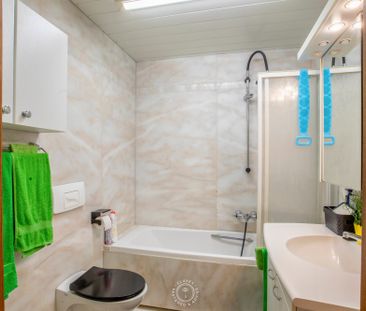 Ruim appartement met 2 slaapkamers en terras, zicht op het stadspark - Photo 2