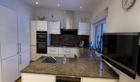 Moderne 4-Zimmer-Penthouse-Wohnung mit Terrasse & EBK - Photo 5