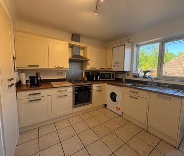 2 bedroom end of terrace house to rent - Photo 4