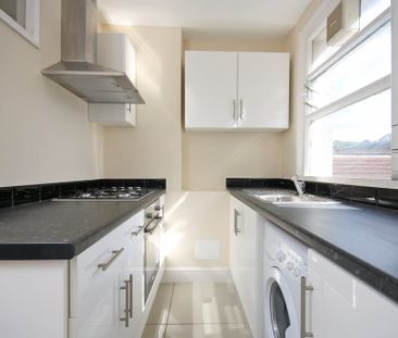 2 Bed Maisonette, Grange Park Road, CR7 - Photo 3