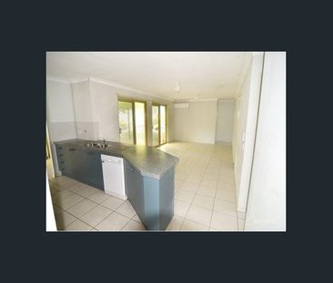 Family Home Opposite Ashgrove Golf Course - Photo 6