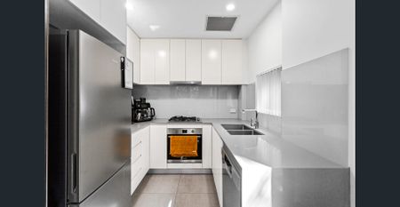 Modern Apartment Offering Comfort, Style and Convenience - Photo 5