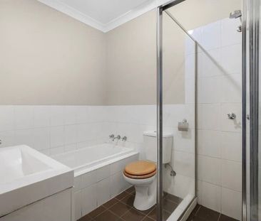 Toongabbie - Photo 1