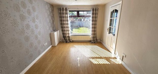 25 Plantation Avenue, Newtownabbey, BT36 5NY - Photo 1